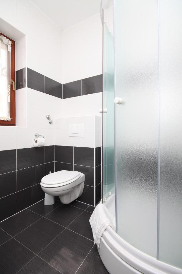 Family Friendly Apartments With A Swimming Pool Povljana, Pag - 244 מראה חיצוני תמונה