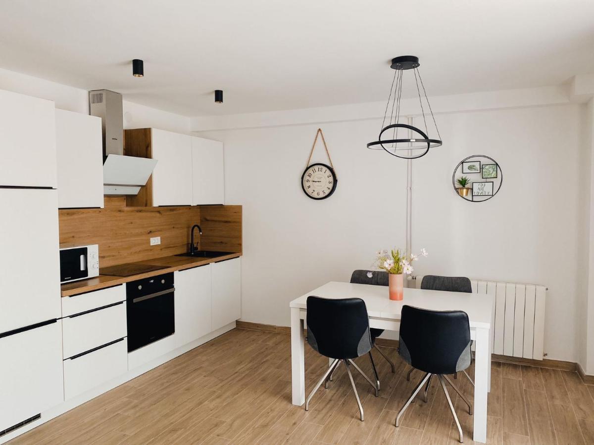 Family Friendly Apartments With A Swimming Pool Povljana, Pag - 244 מראה חיצוני תמונה