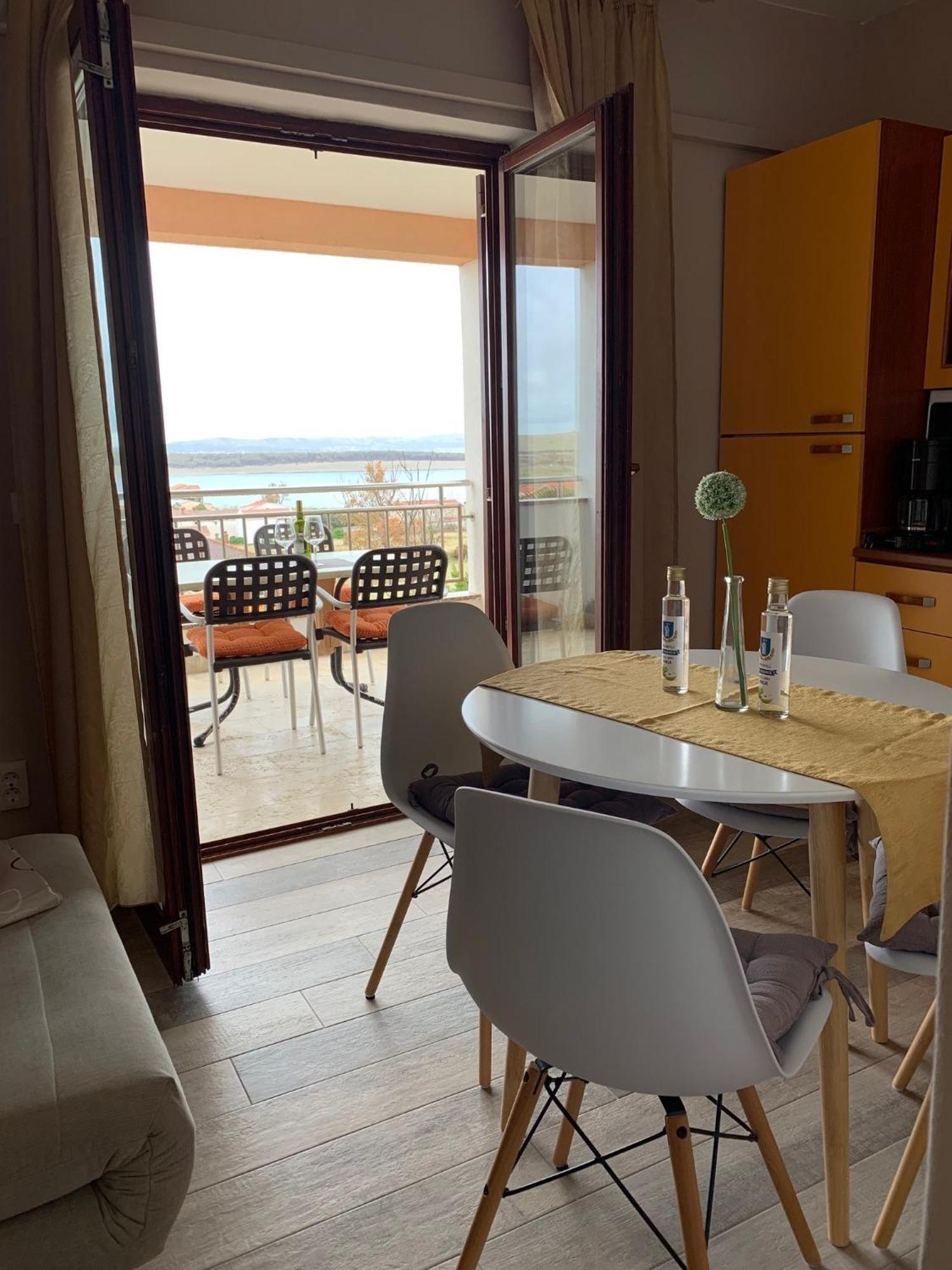 Family Friendly Apartments With A Swimming Pool Povljana, Pag - 244 חדר תמונה