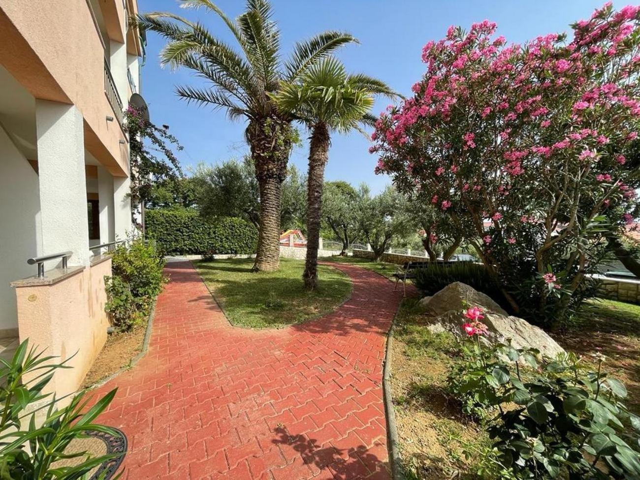 Family Friendly Apartments With A Swimming Pool Povljana, Pag - 244 מראה חיצוני תמונה